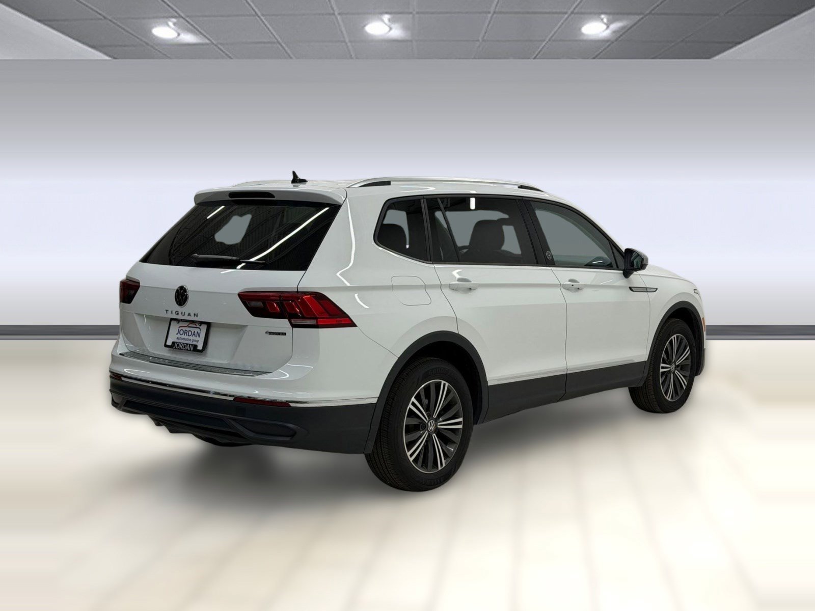 Used 2024 Volkswagen Tiguan Wolfsburg Edition image 6