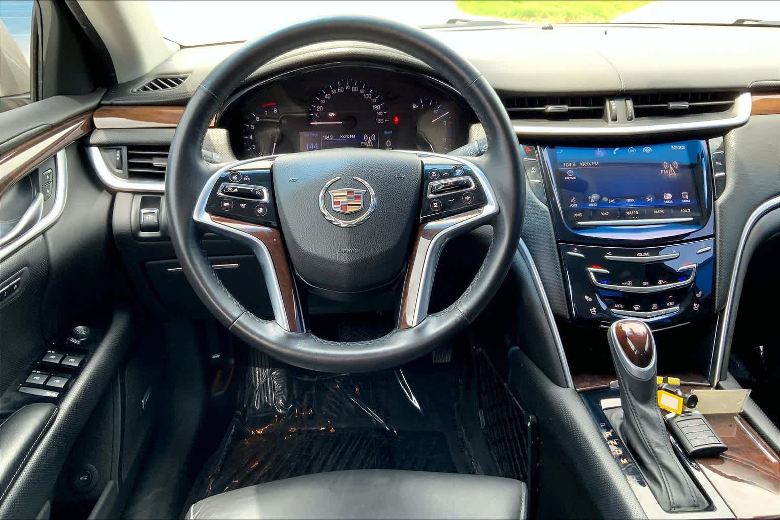 Used 2013 Cadillac XTS Luxury FWD image 6