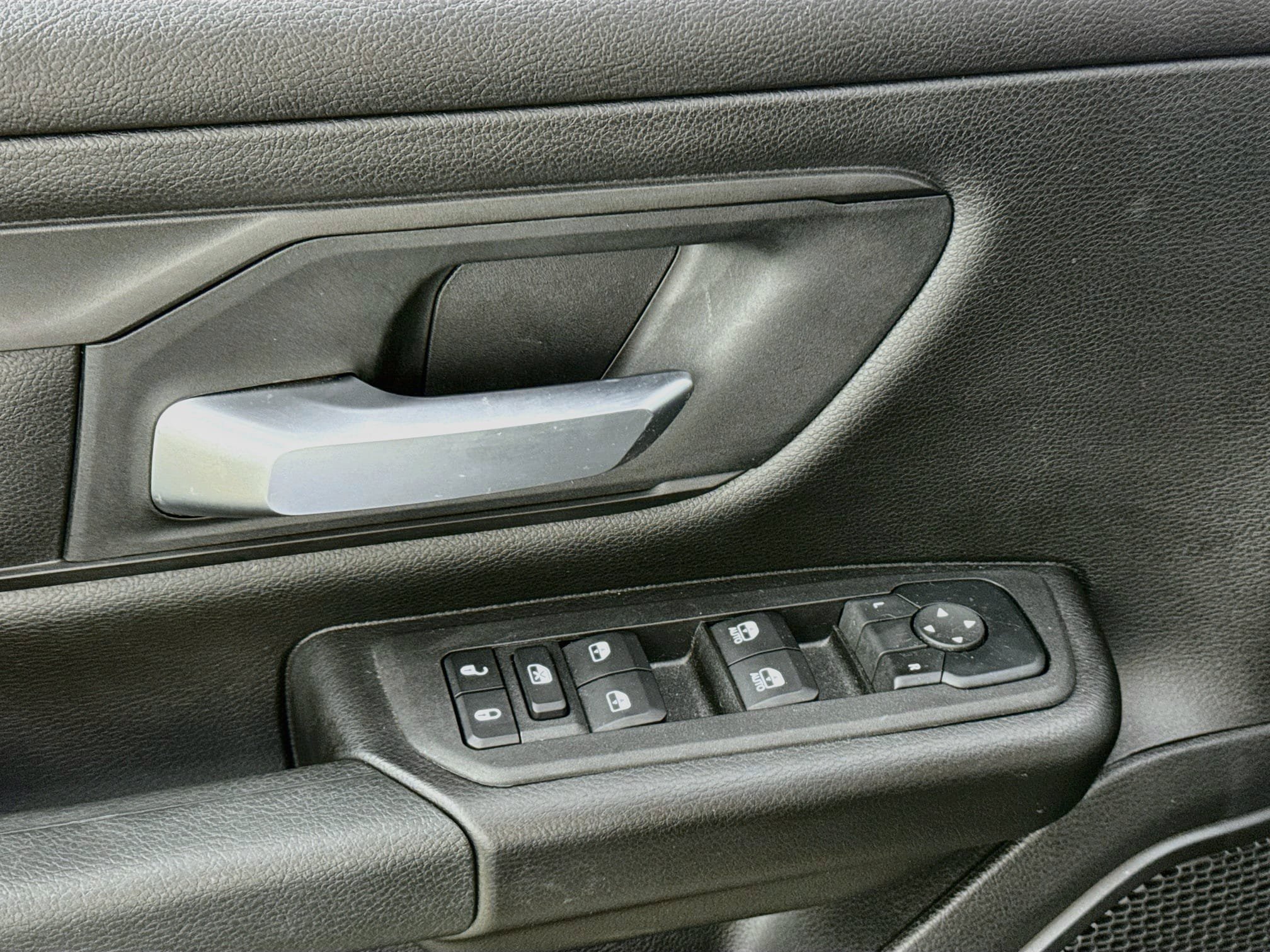 Used 2025 RAM 1500 Tradesman w/ Night Edition AWD/4WD image 19