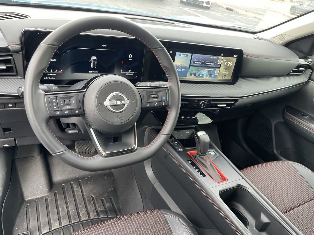 Used 2025 Nissan Kicks SR image 10