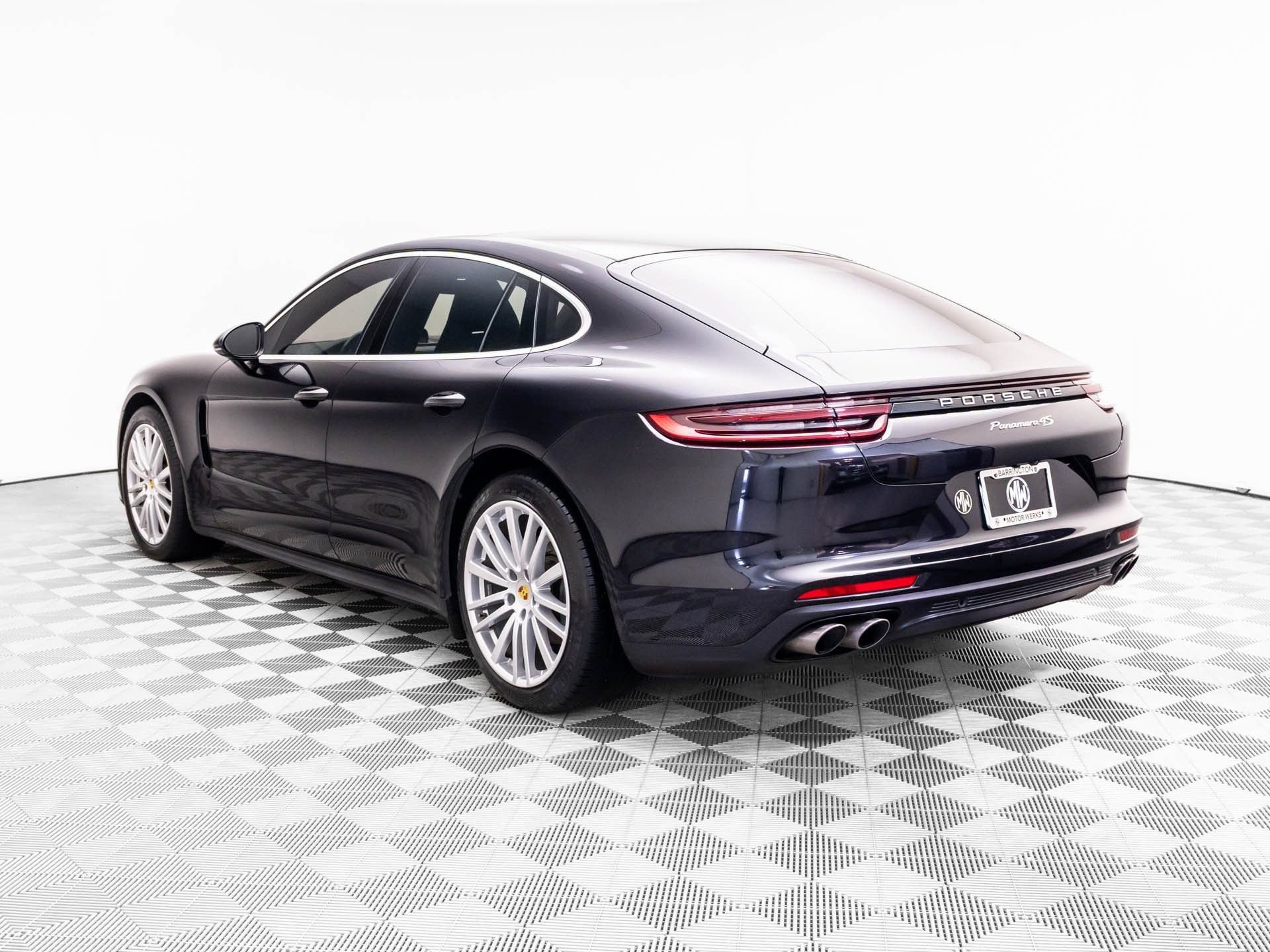 Used 2017 Porsche Panamera 4S image 3