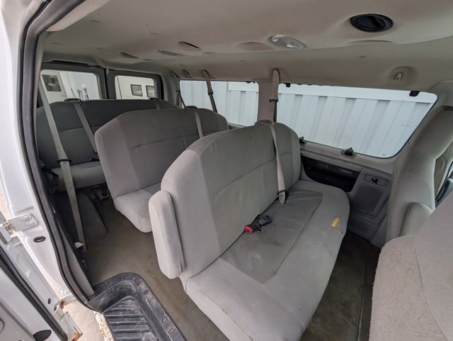 Used 2009 Ford E-350 and Econoline 350 XLT image 5