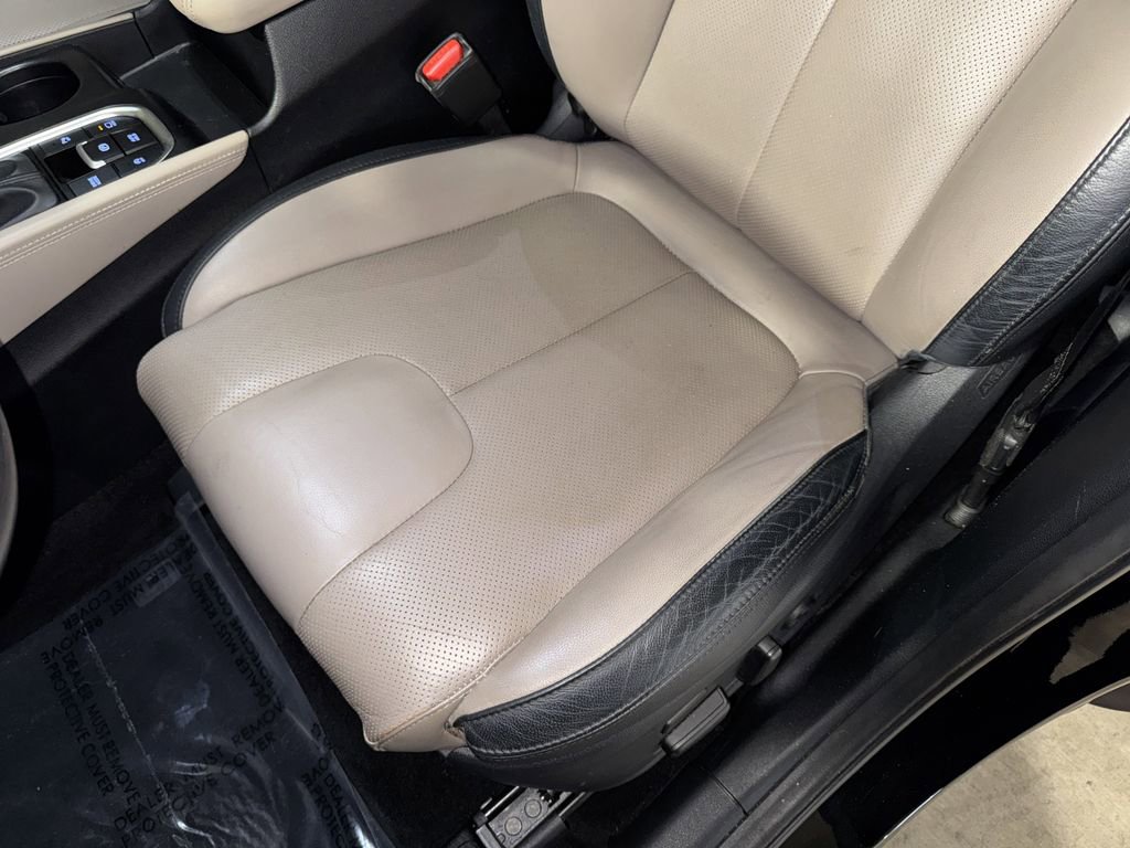 Used 2019 Hyundai Santa Fe FWD image 34