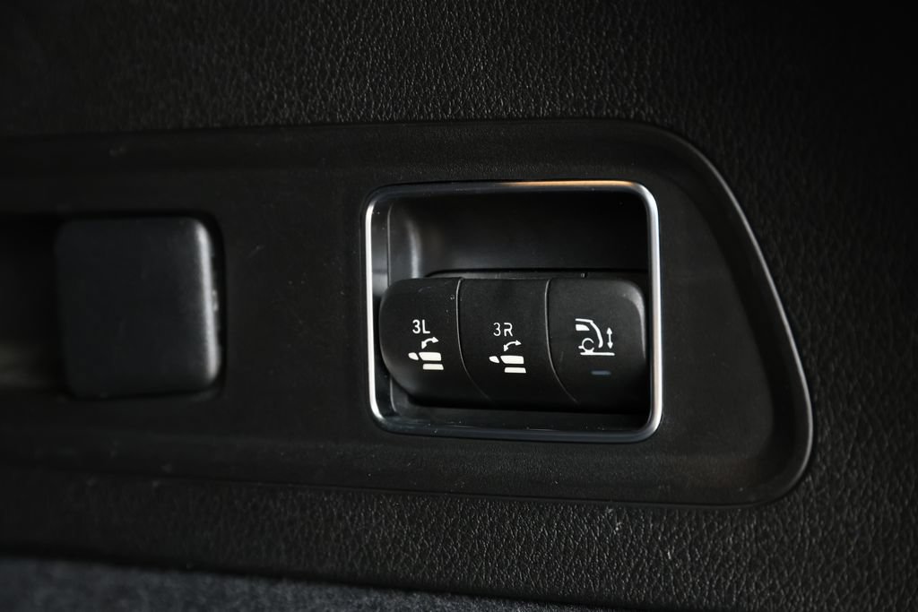 Used 2020 Mercedes-Benz GLS 450 4MATIC image 12