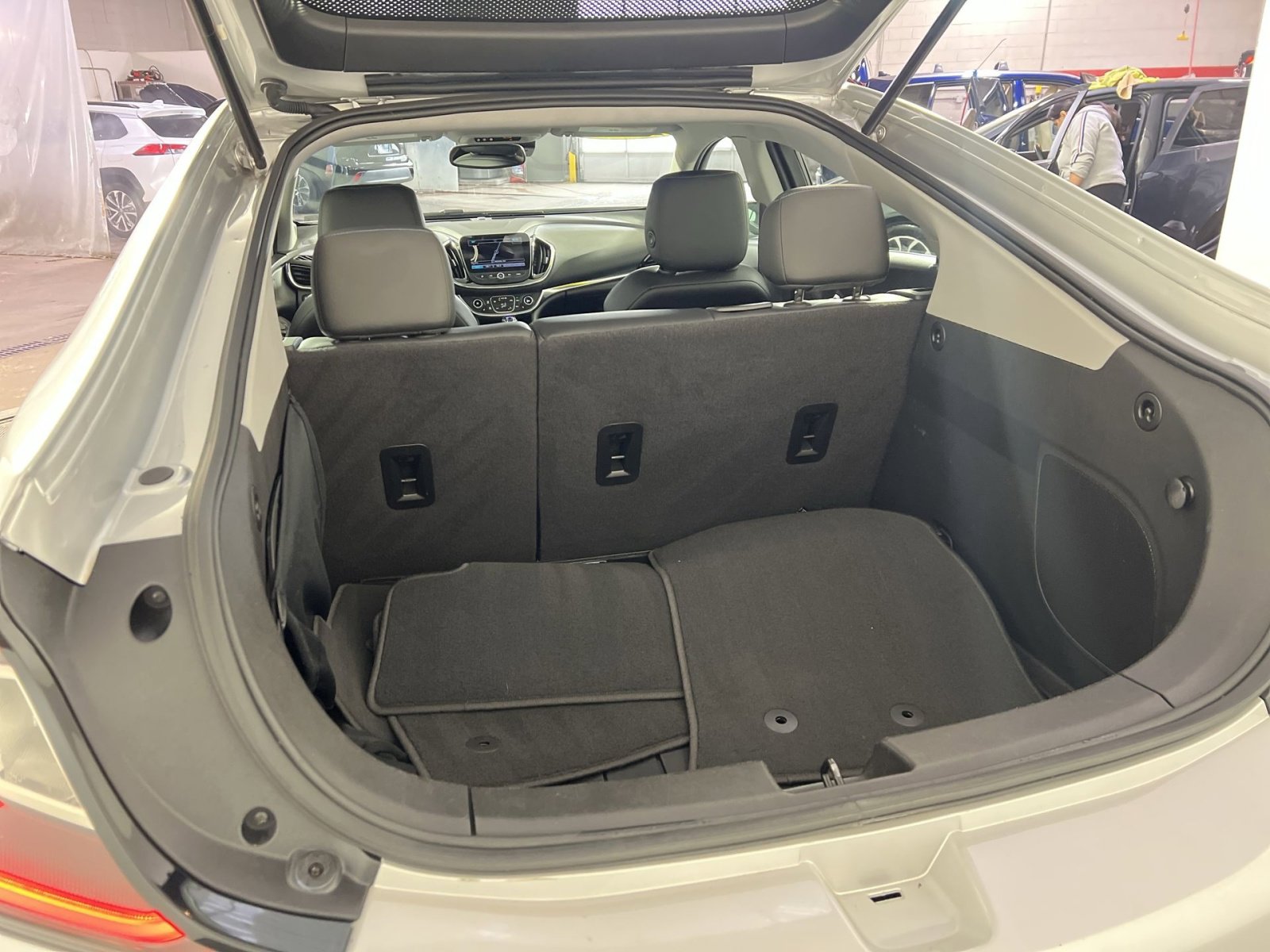 Used 2017 Chevrolet Volt Premier w/ Driver Confidence II Package image 26