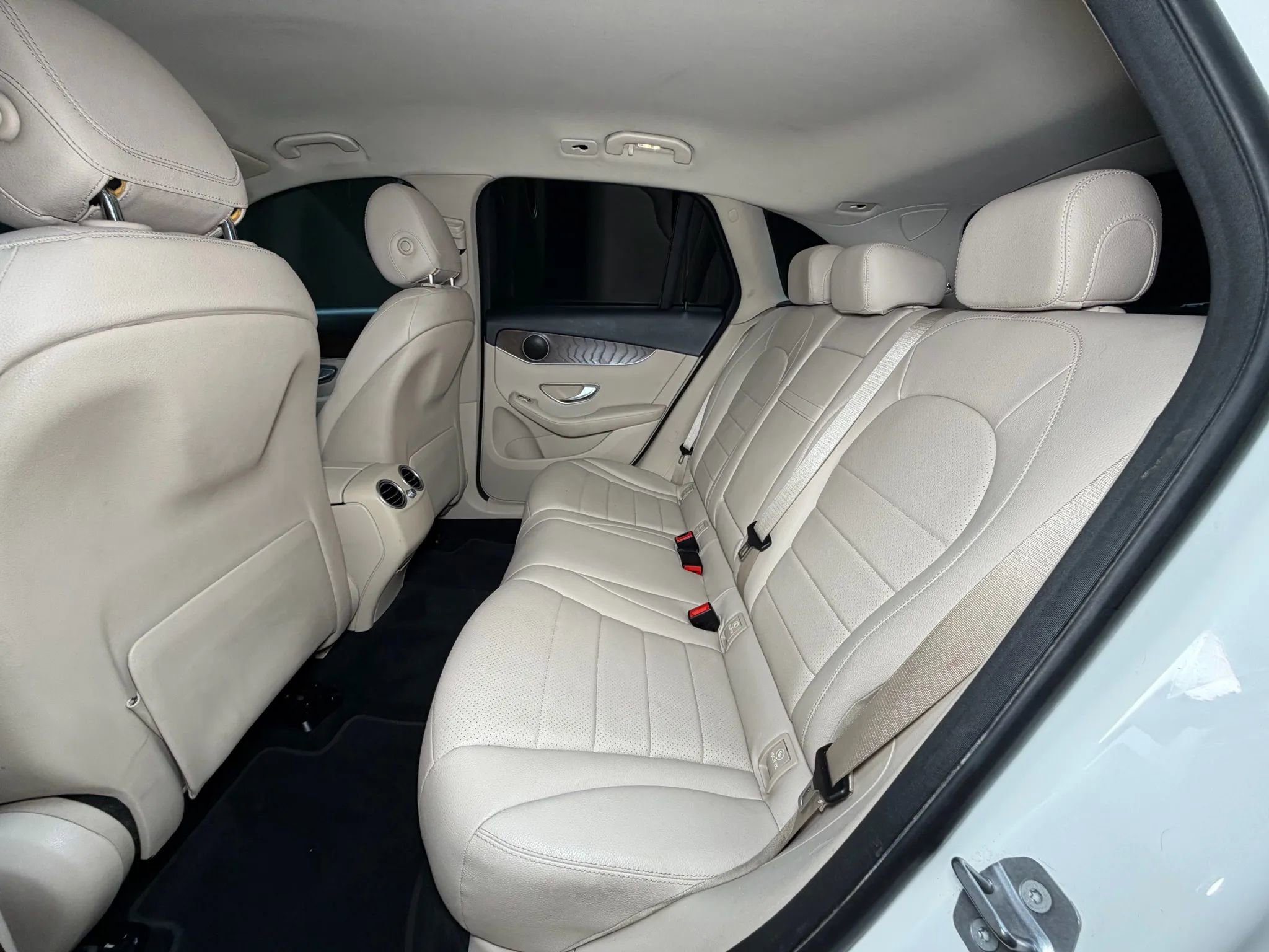 Used 2019 Mercedes-Benz GLC 300 image 21