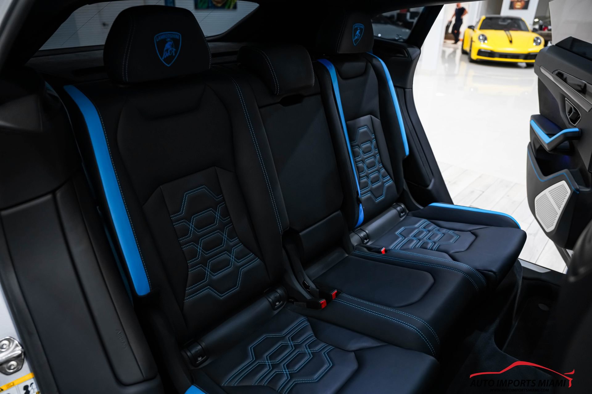 Used 2025 Lamborghini Urus SE image 56