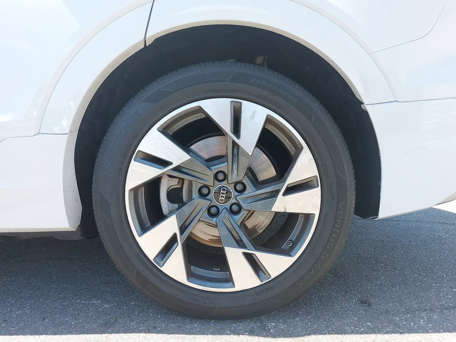 Certified 2023 Audi e-tron Premium AWD/4WD image 7