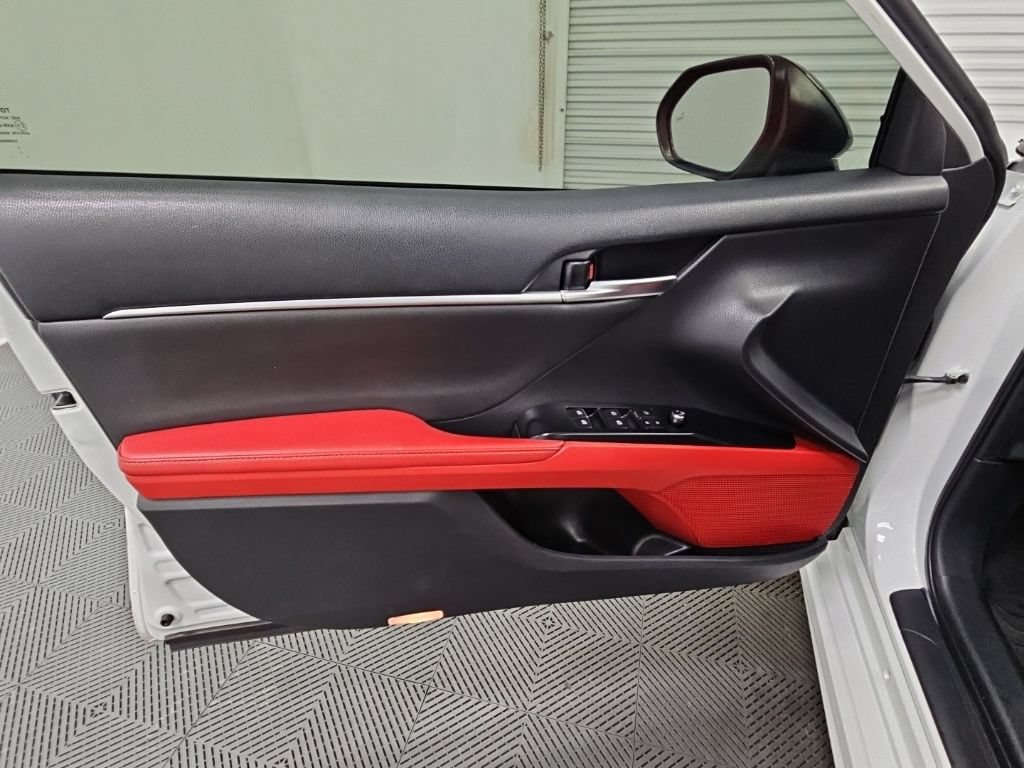 Used 2019 Toyota Camry XSE w/ Navigation Package FWD image 32