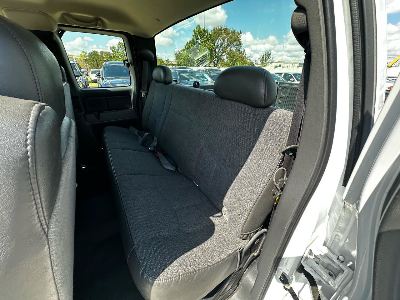 Used 2005 Chevrolet Silverado 1500 W/T RWD image 27