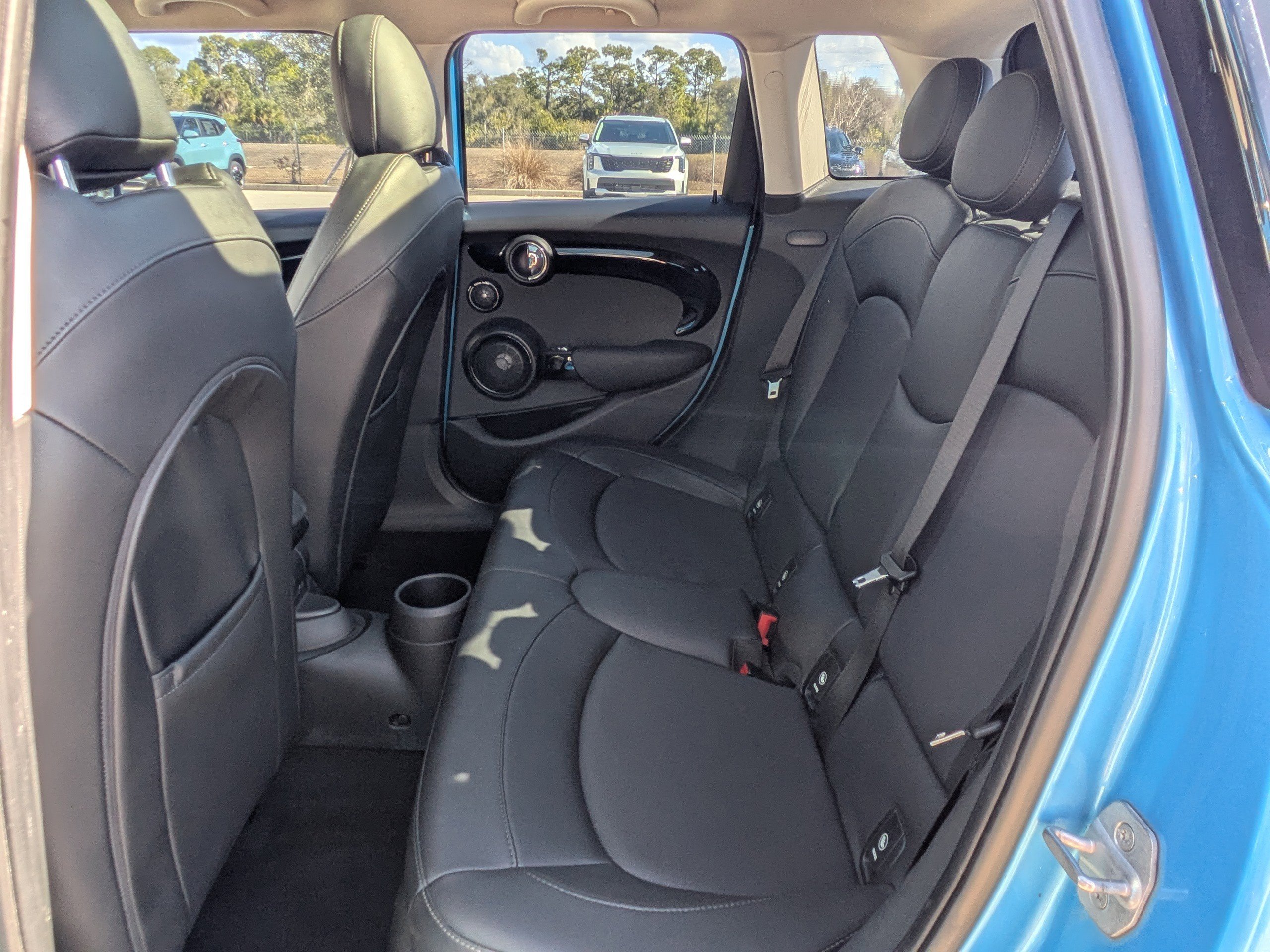 Used 2019 MINI Cooper S w/ Premium Package image 17
