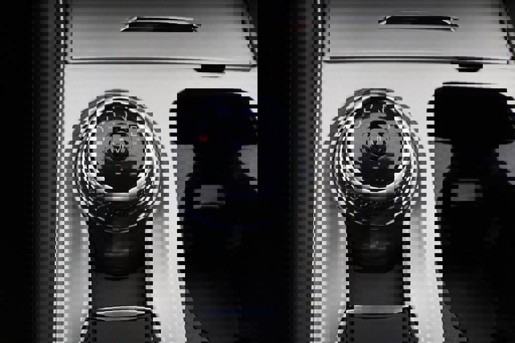 Used 2020 Ford Explorer XLT image 25