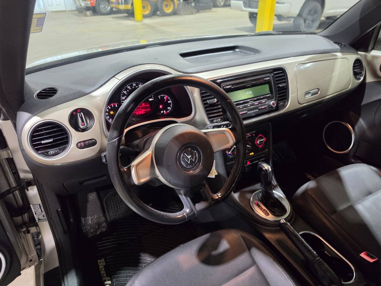 Used 2012 Volkswagen Beetle 2.5 FWD image 24
