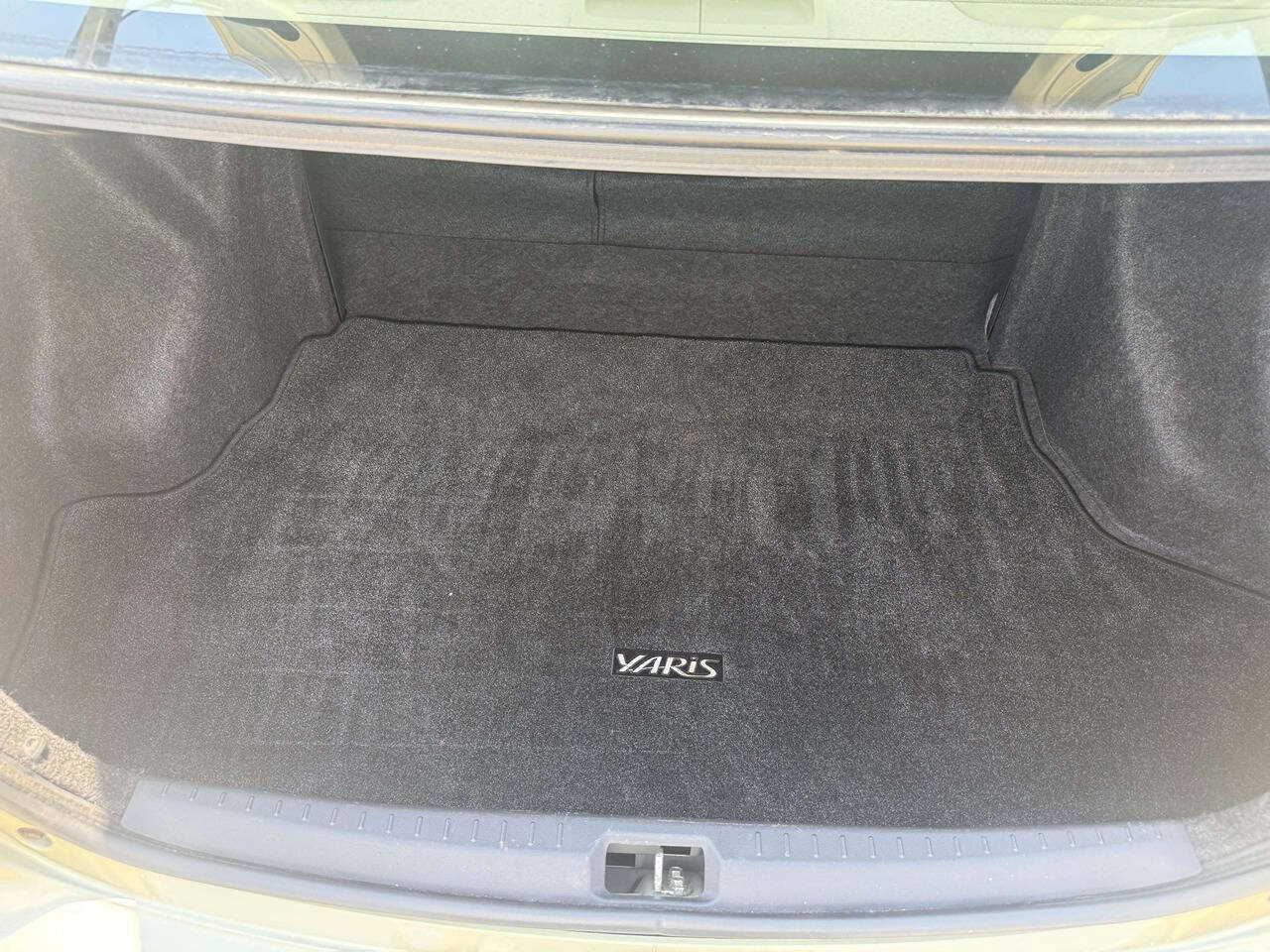 Used 2008 Toyota Yaris S FWD image 19