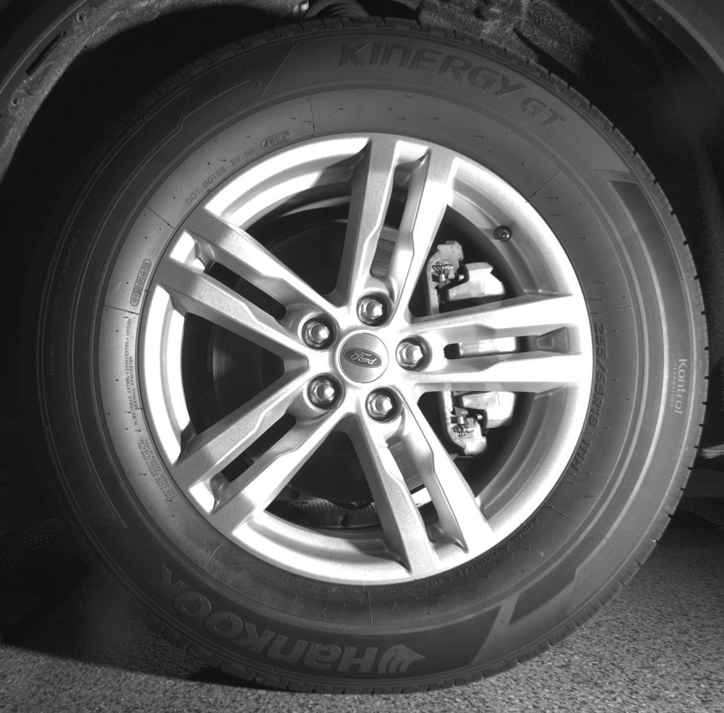 Used 2023 Ford Explorer XLT w/ Equipment Group 202A AWD/4WD image 9