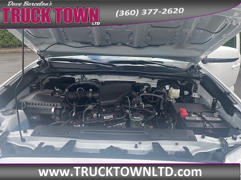 Used 2022 Toyota Tacoma SR5 w/ SR5 Appearance Package (SM) AWD/4WD image 29