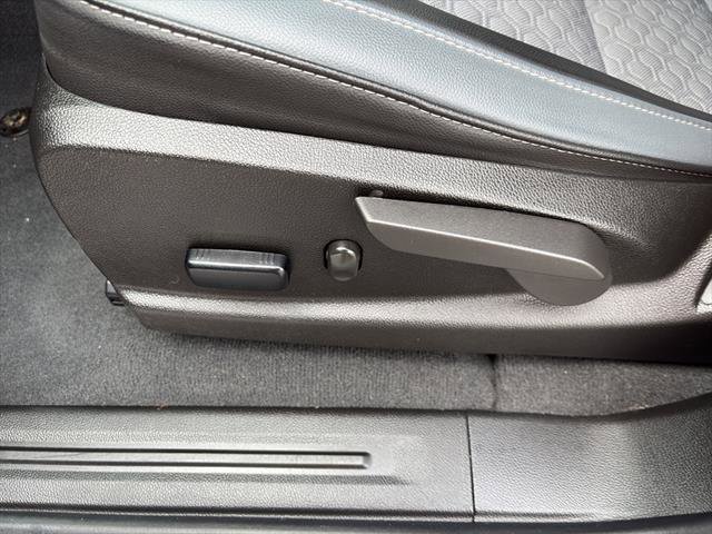 Used 2022 Chevrolet Colorado Z71 w/ Safety Package image 12