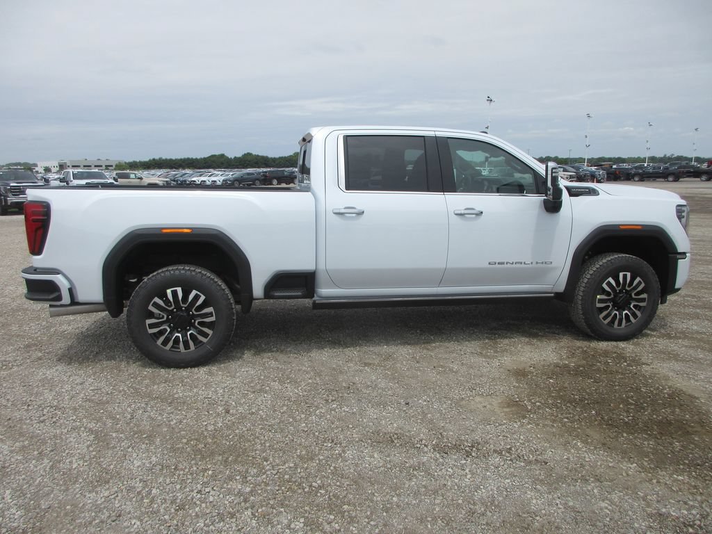 New 2026 GMC Sierra 2500 Denali Ultimate AWD/4WD image 3