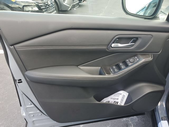 New 2026 Nissan Rogue Dark Armor FWD image 9