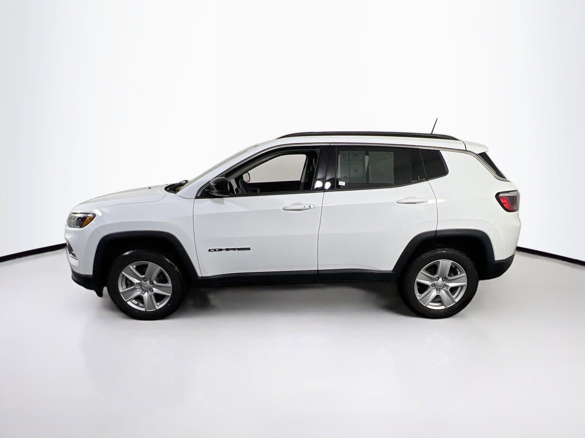 Used 2022 Jeep Compass Latitude image 8