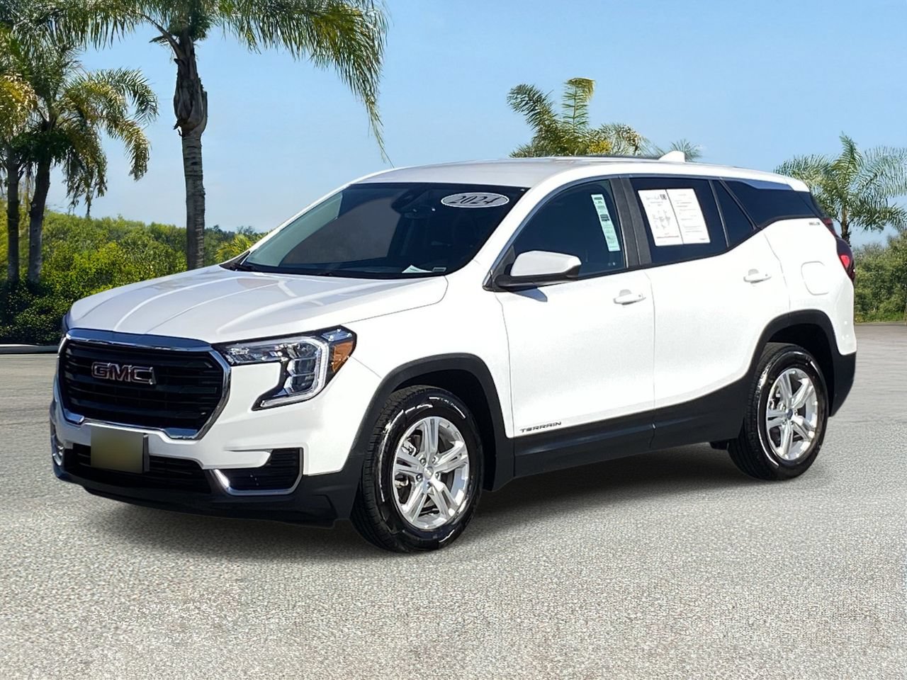 Used 2024 GMC Terrain SLE FWD image 2
