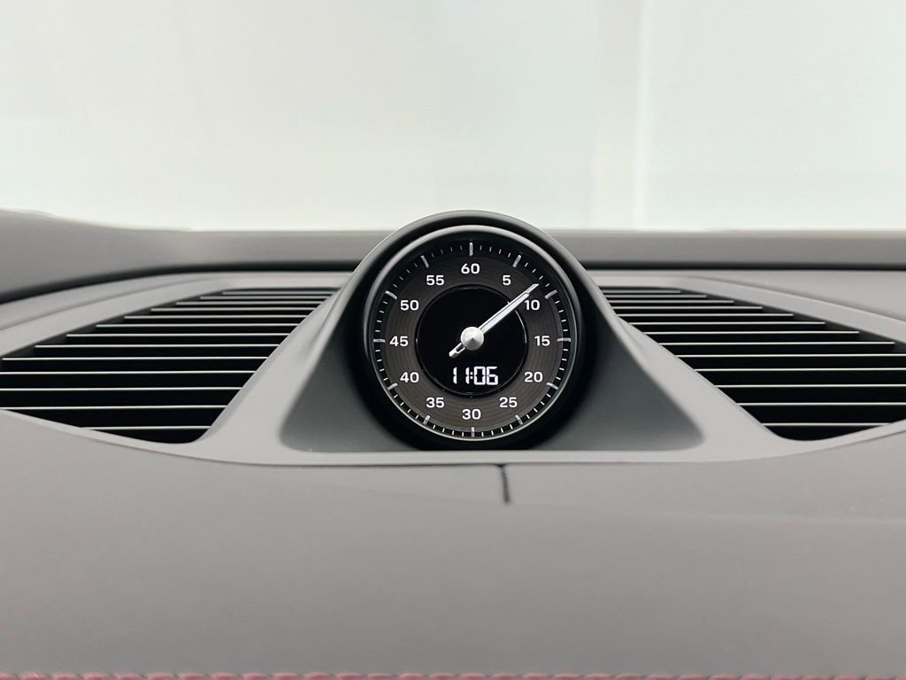 New 2025 Porsche Macan Turbo Electric image 12