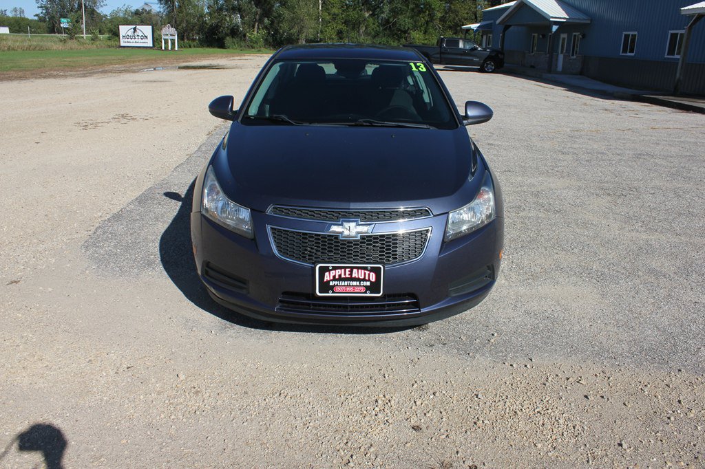 Used 2013 Chevrolet Cruze Eco FWD image 2