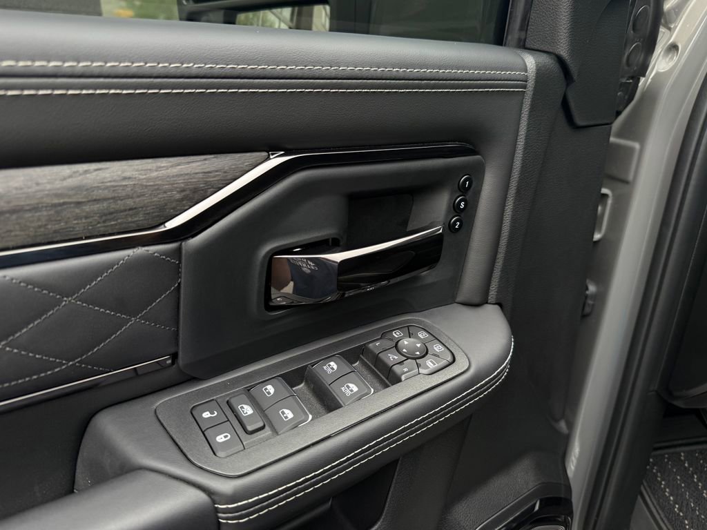Used 2026 RAM 3500 Limited image 39