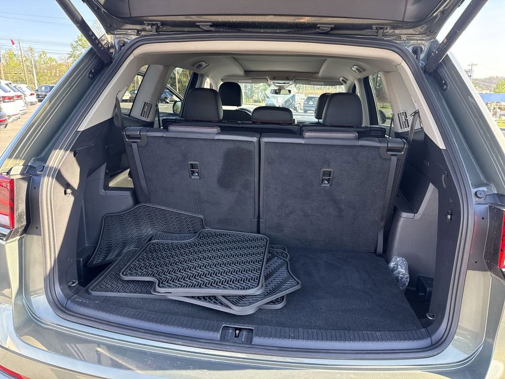 Used 2025 Volkswagen Atlas Peak Edition SE image 47