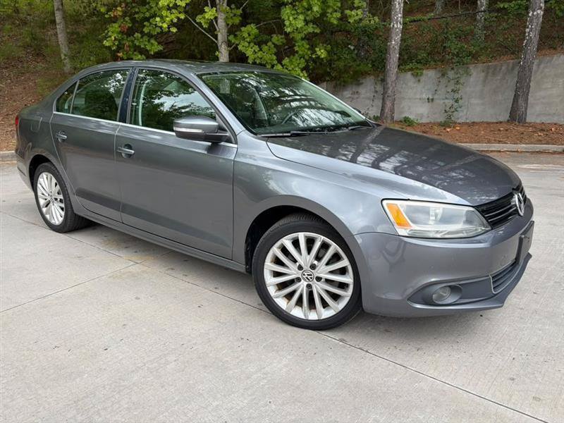 Used 2012 Volkswagen Jetta SEL FWD image 4