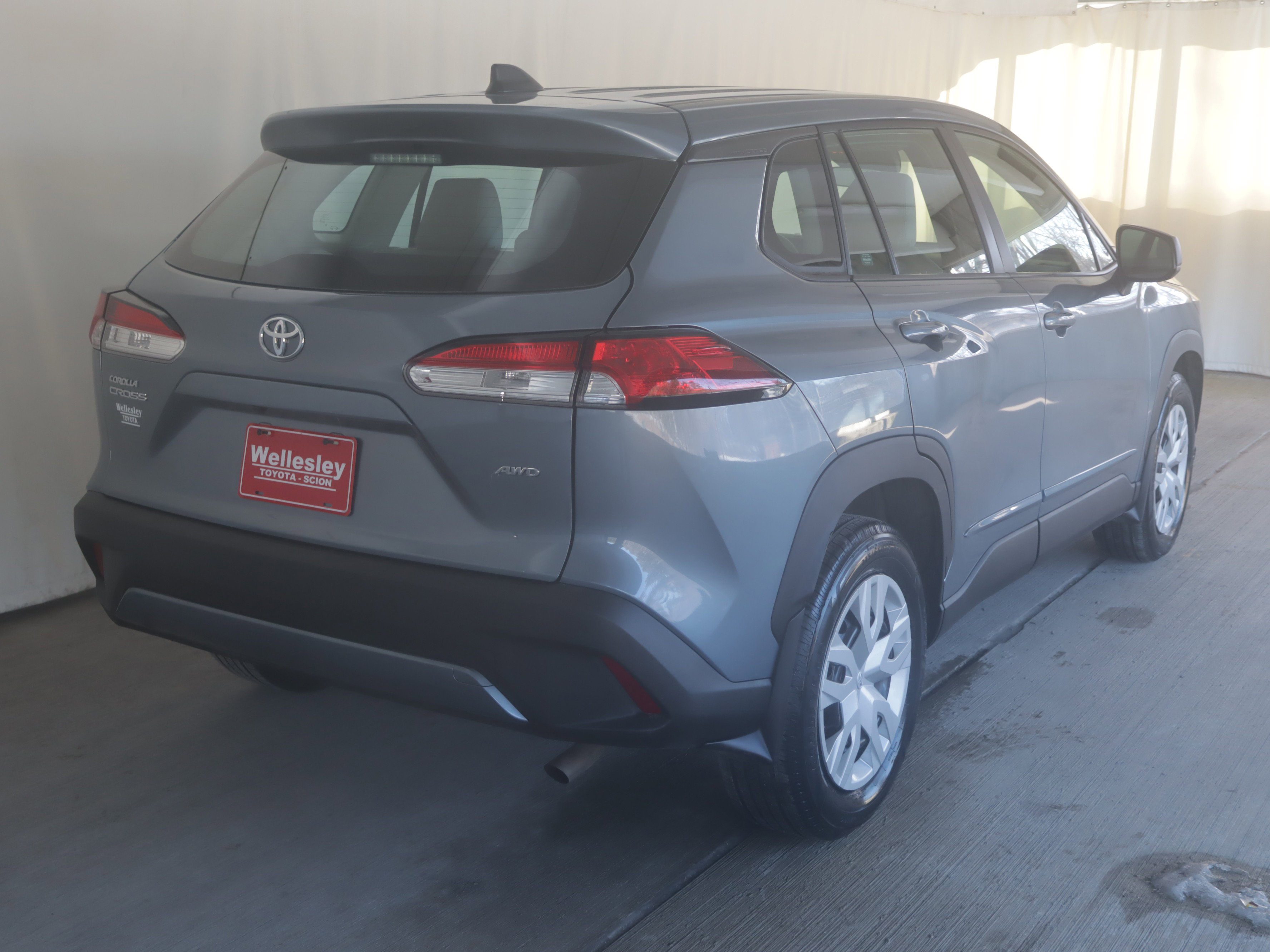 Used 2024 Toyota Corolla Cross L image 6