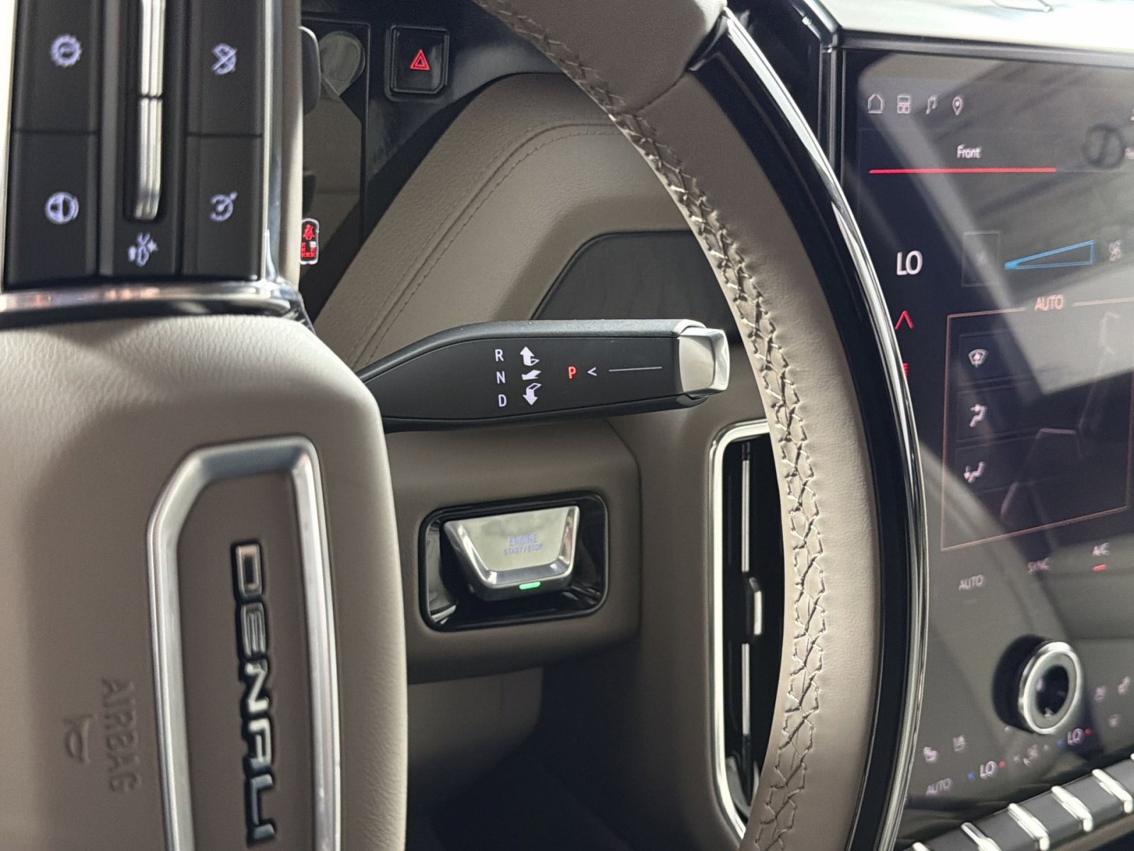 New 2026 GMC Yukon XL Denali w/ Denali Reserve Package image 22