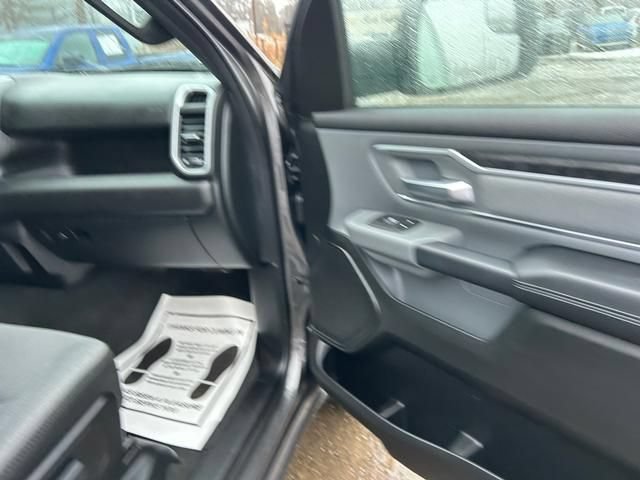 Used 2022 RAM 1500 Big Horn AWD/4WD image 29