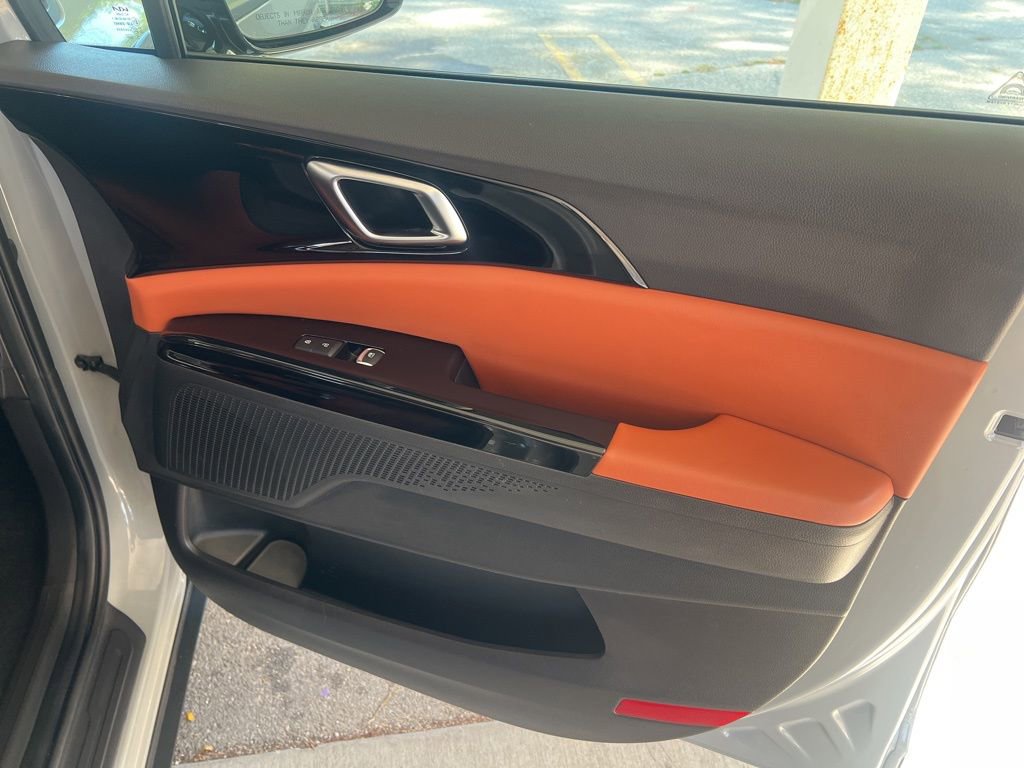 Certified 2024 Kia Carnival SX image 21