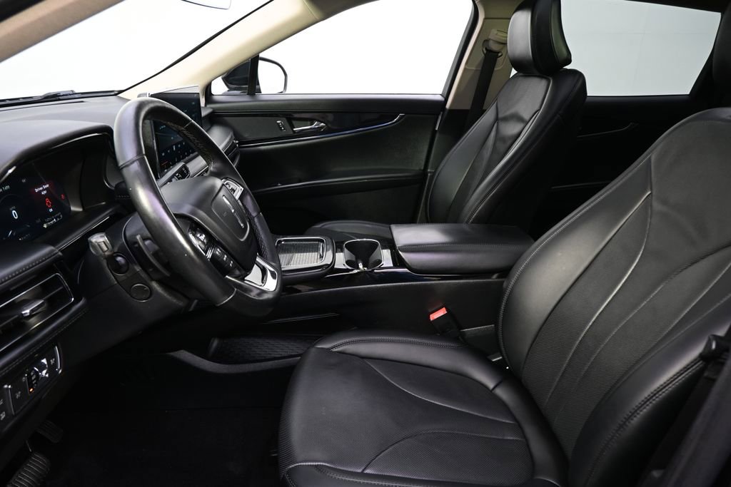 Used 2022 Lincoln Nautilus Reserve w/ Monochromatic Package image 13