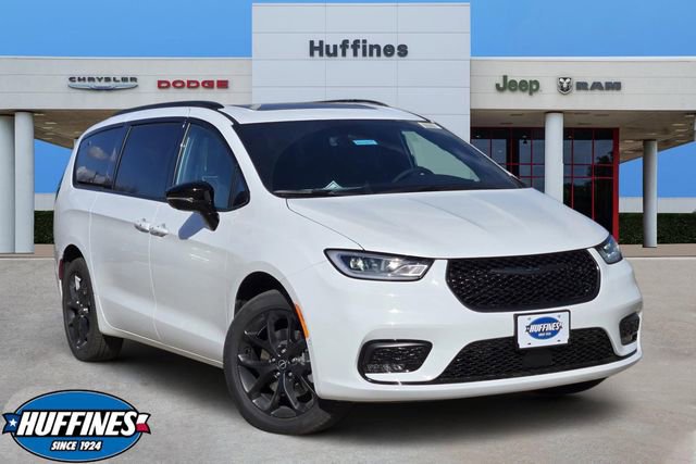 New 2026 Chrysler Pacifica Limited w/ S Appearance Package AWD/4WD image 1