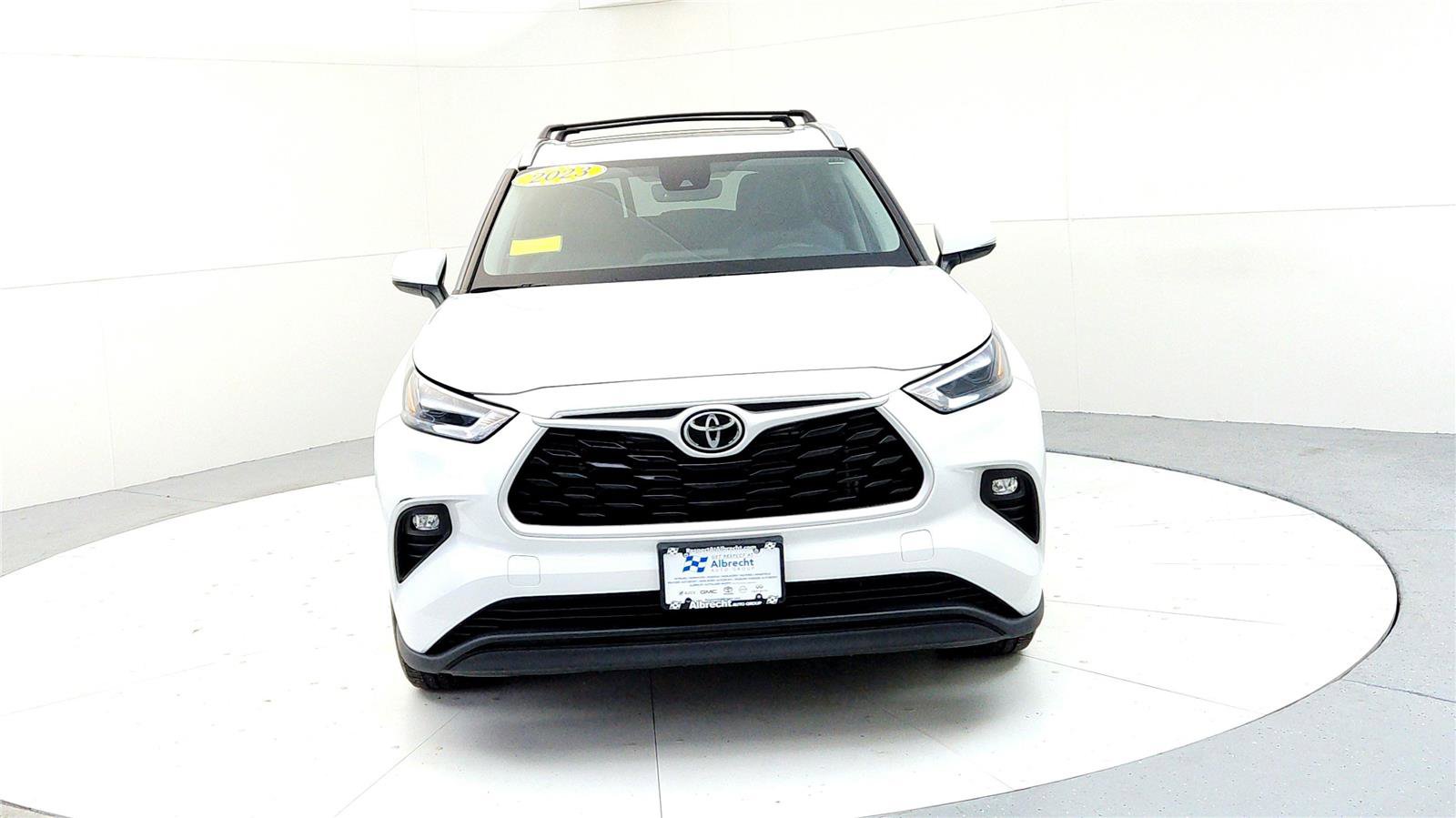 Certified 2023 Toyota Highlander XLE image 8