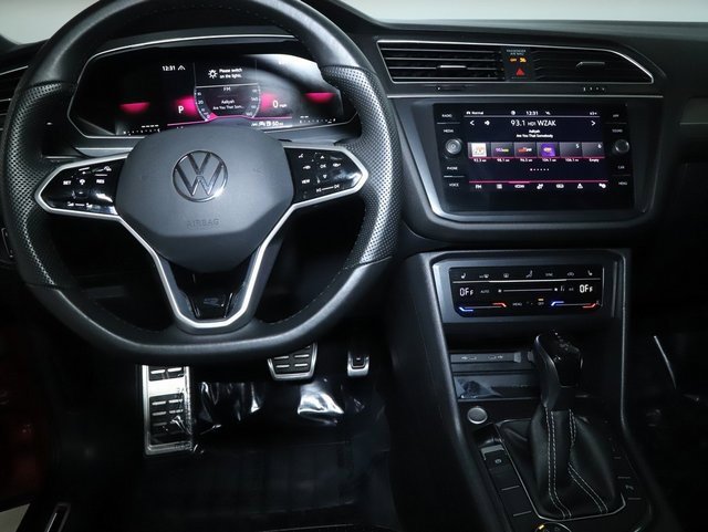 Used 2024 Volkswagen Tiguan SE R-Line image 30