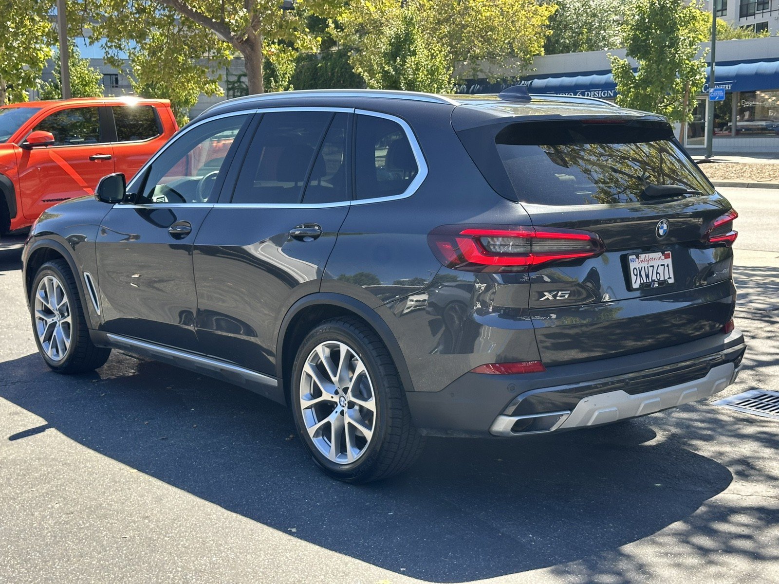 Used 2022 BMW X5 xDrive40i w/ Executive Package AWD/4WD image 11