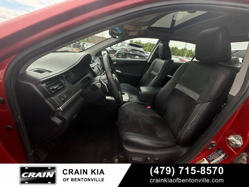 Used 2013 Toyota Camry SE w/ Leather Pkg FWD image 21