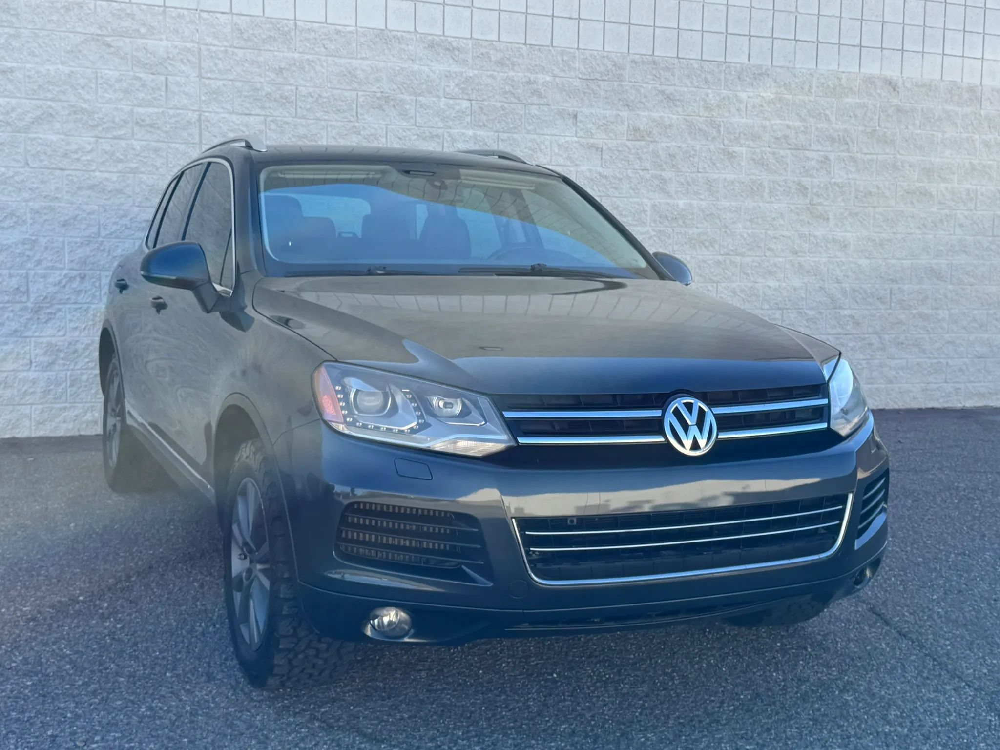 Used 2013 Volkswagen Touareg Sport AWD/4WD image 3