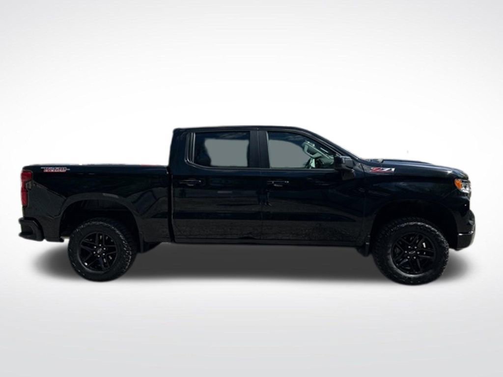 Used 2024 Chevrolet Silverado 1500 LT Trail Boss w/ Convenience Package II AWD/4WD image 7