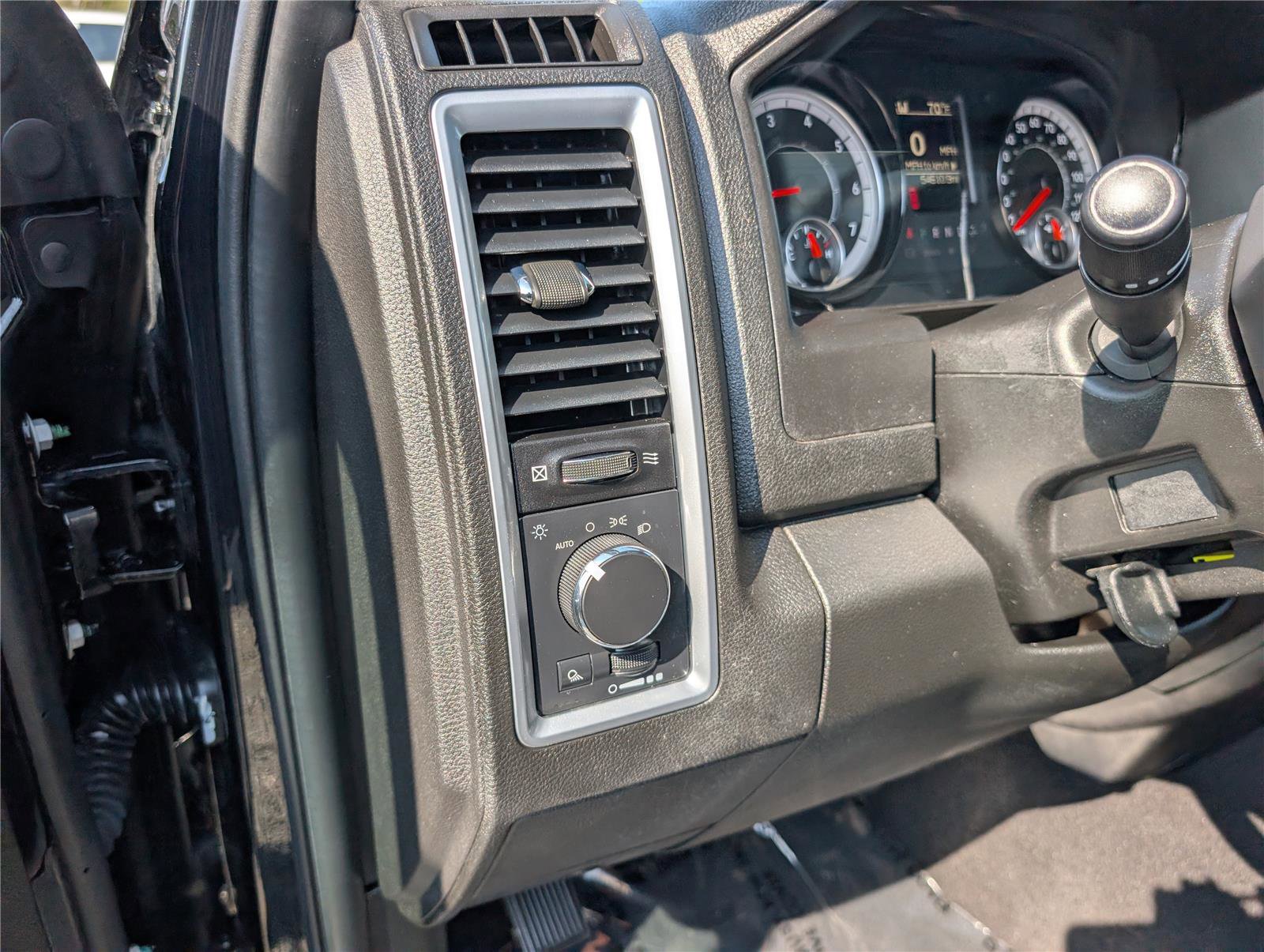 Used 2024 RAM 1500 Classic SLT AWD/4WD image 19