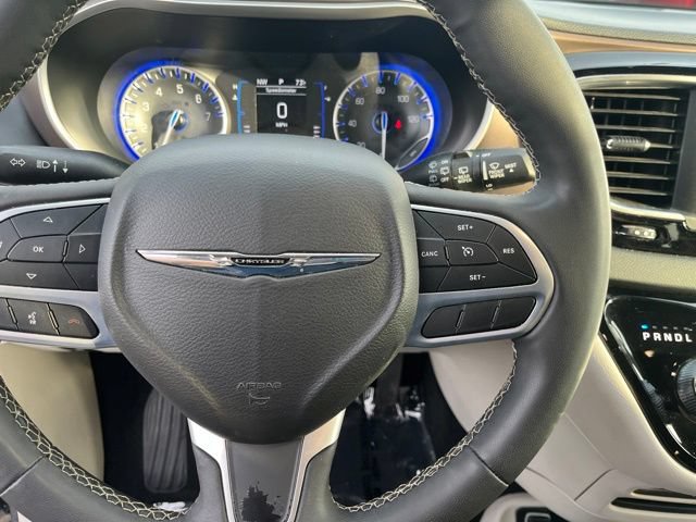 Used 2023 Chrysler Voyager LX FWD image 17