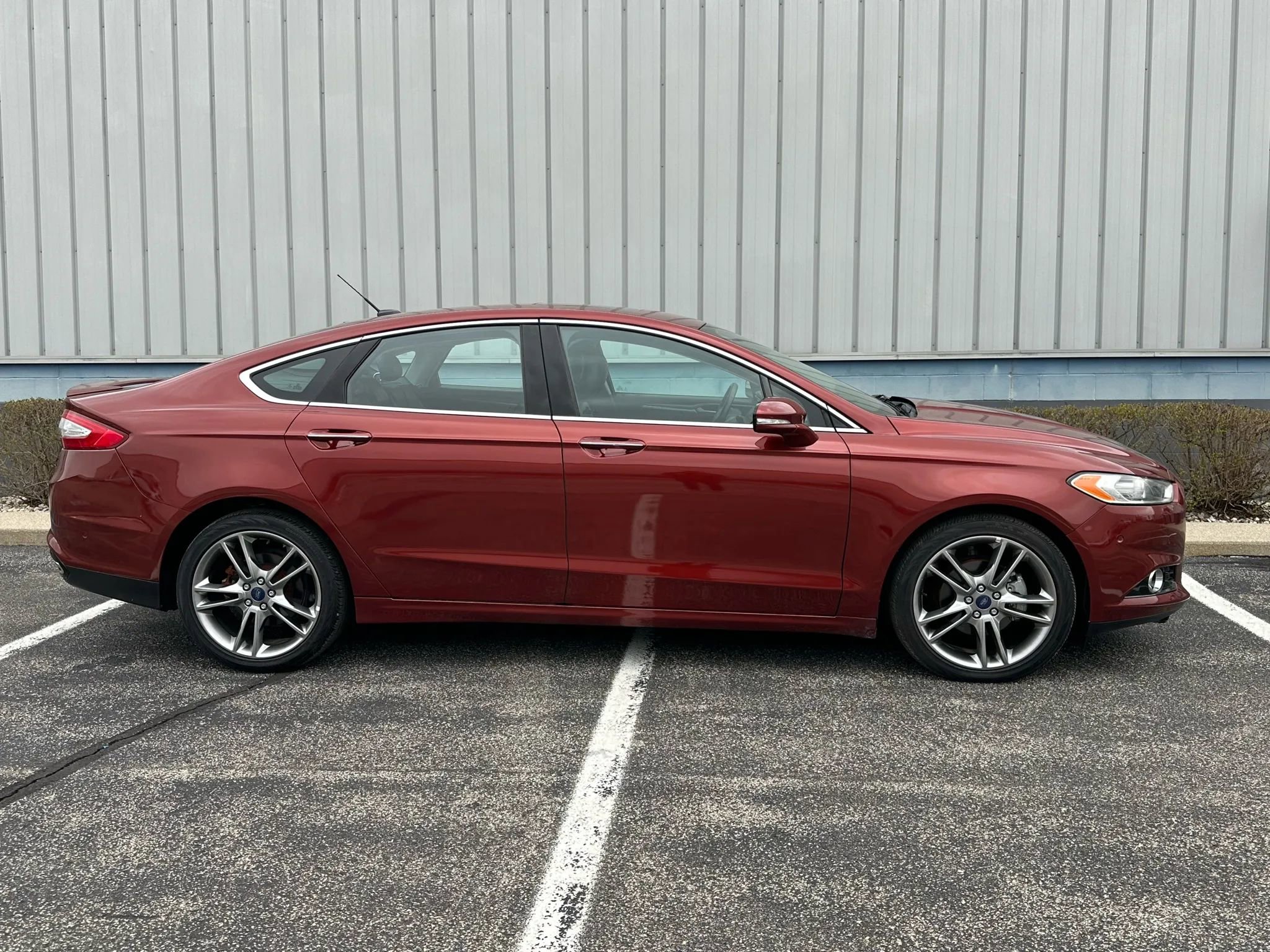 Used 2014 Ford Fusion Titanium image 2