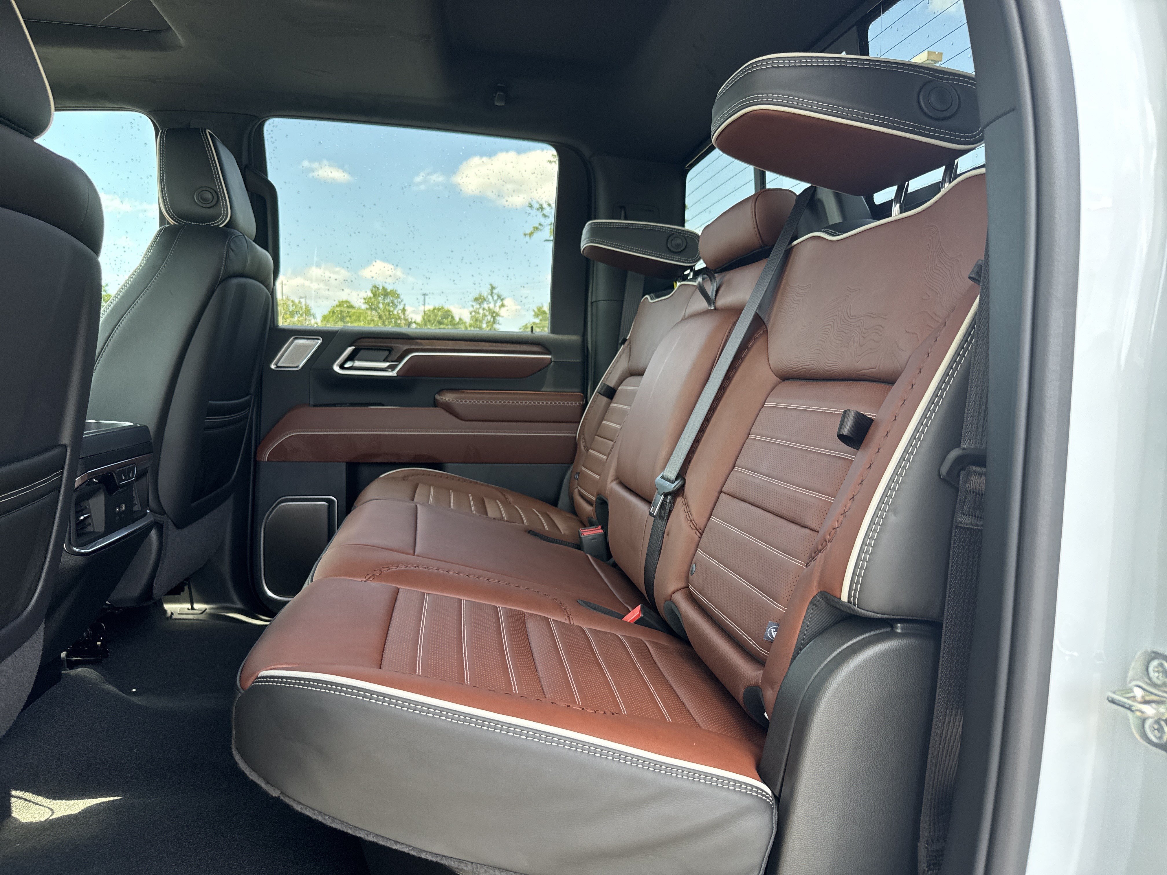 New 2026 GMC Sierra 2500 Denali Ultimate w/ LPO, Black Badging Package AWD/4WD image 31