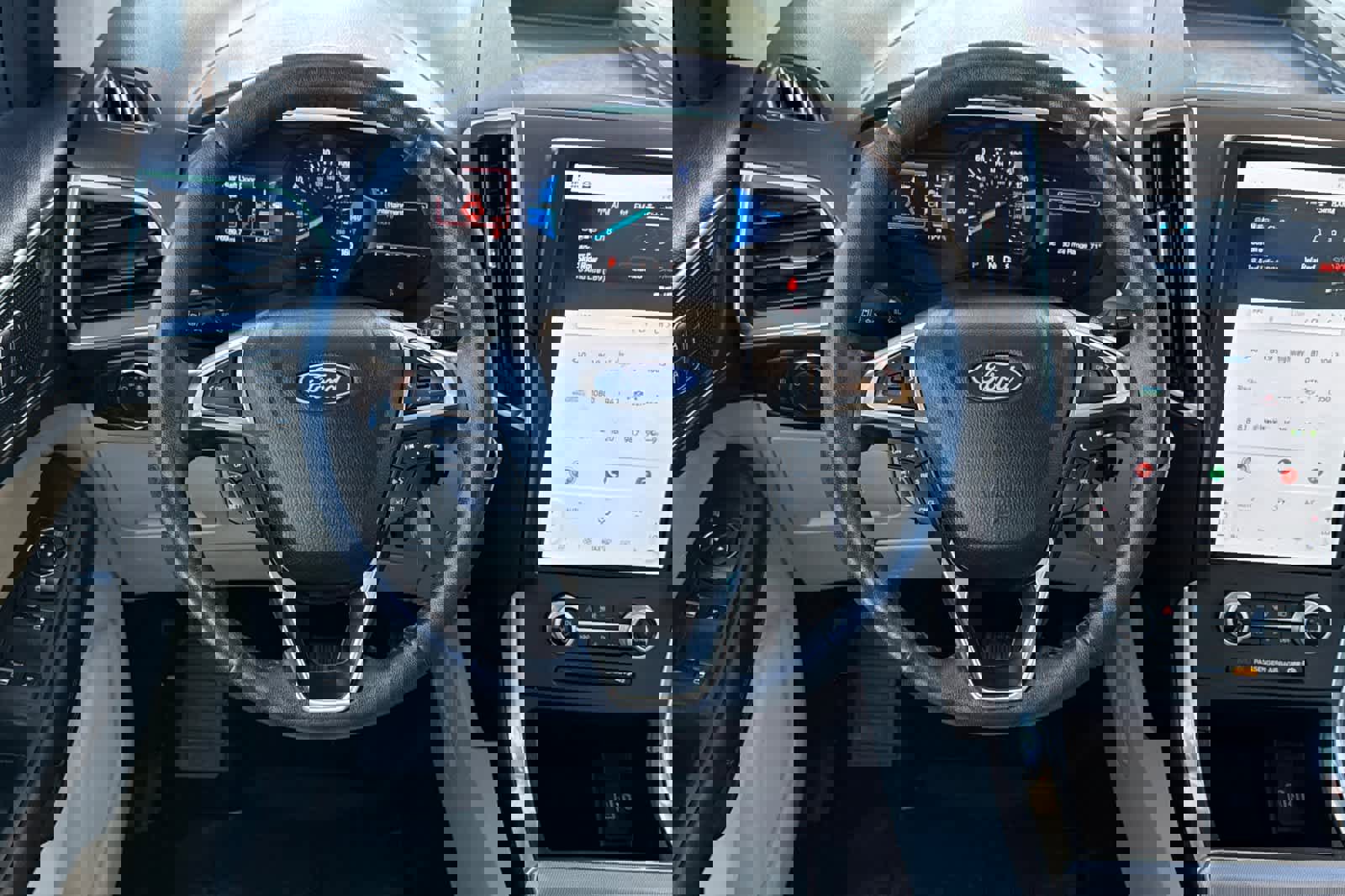 Used 2021 Ford Edge Titanium w/ Cargo Accessory Package image 15