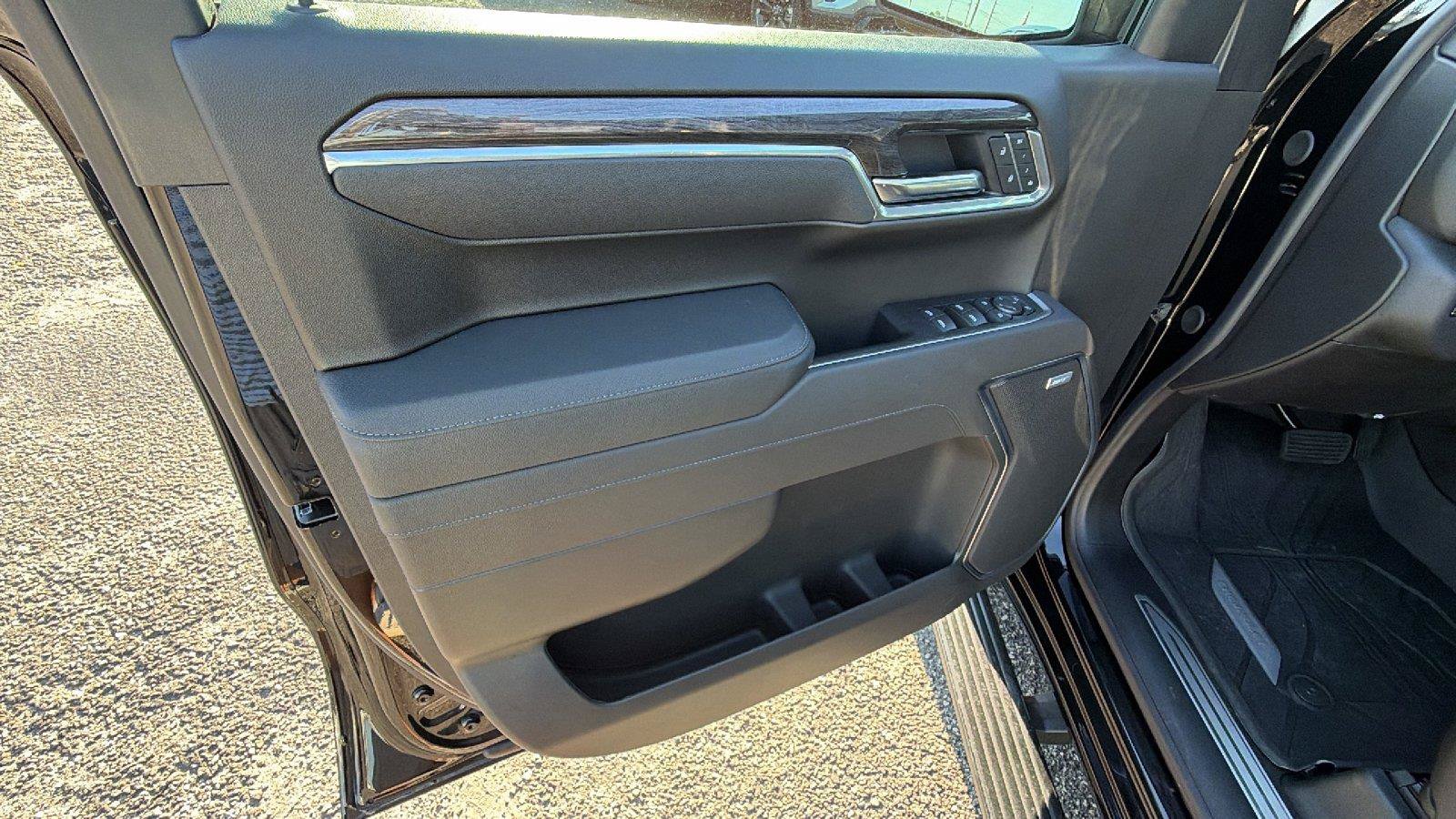 New 2026 Chevrolet Silverado 1500 LTZ w/ LTZ Premium Package AWD/4WD image 15