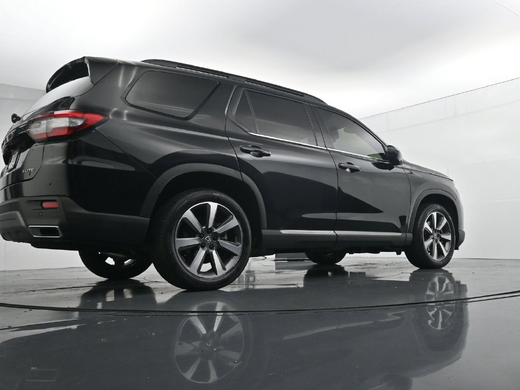 Used 2023 Honda Pilot Elite image 40