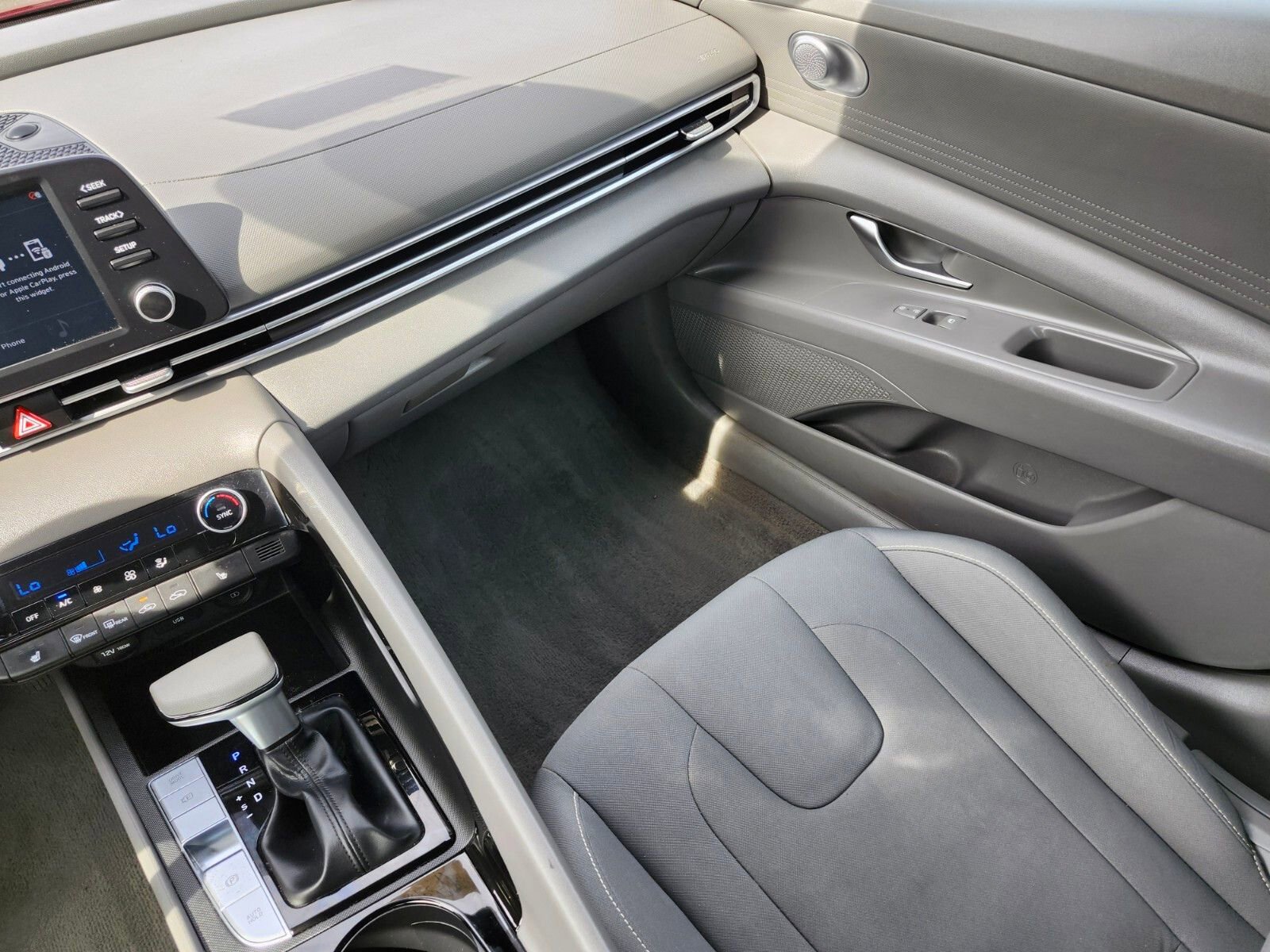 Used 2021 Hyundai Elantra Blue image 15